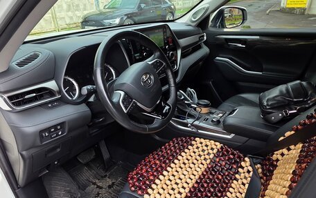 Toyota Highlander, 2022 год, 4 200 000 рублей, 9 фотография