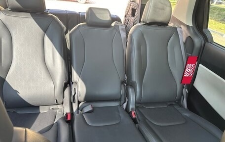 KIA Carnival, 2021 год, 3 850 000 рублей, 18 фотография