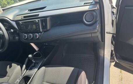Toyota RAV4, 2016 год, 1 990 000 рублей, 11 фотография