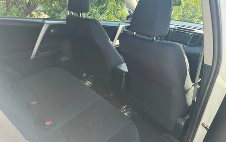 Toyota RAV4, 2016 год, 1 990 000 рублей, 13 фотография