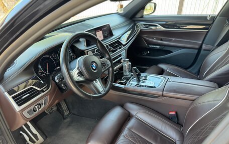 BMW 7 серия, 2018 год, 3 900 000 рублей, 9 фотография