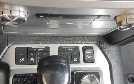 Toyota Land Cruiser 200, 2016 год, 5 820 000 рублей, 21 фотография