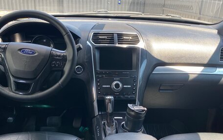 Ford Explorer VI, 2017 год, 2 900 000 рублей, 12 фотография