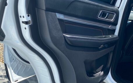 Ford Explorer VI, 2017 год, 2 900 000 рублей, 14 фотография