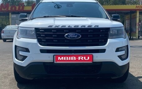 Ford Explorer VI, 2017 год, 2 900 000 рублей, 4 фотография