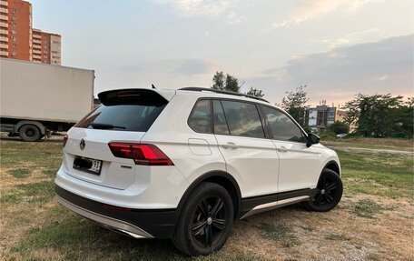 Volkswagen Tiguan II, 2019 год, 2 285 000 рублей, 2 фотография