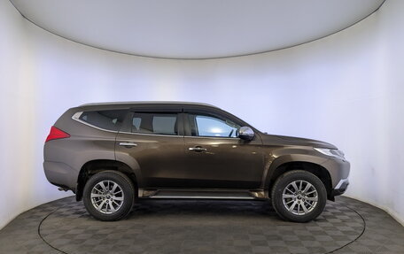 Mitsubishi Pajero Sport III рестайлинг, 2018 год, 3 150 000 рублей, 4 фотография