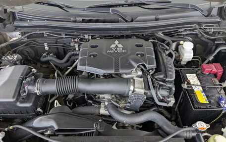 Mitsubishi Pajero Sport III рестайлинг, 2018 год, 3 150 000 рублей, 9 фотография
