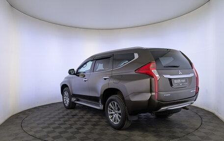 Mitsubishi Pajero Sport III рестайлинг, 2018 год, 3 150 000 рублей, 7 фотография