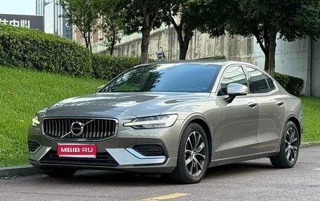 Volvo S60 III, 2022 год, 2 590 000 рублей, 1 фотография