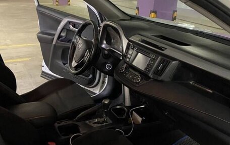Toyota RAV4, 2016 год, 1 750 000 рублей, 9 фотография