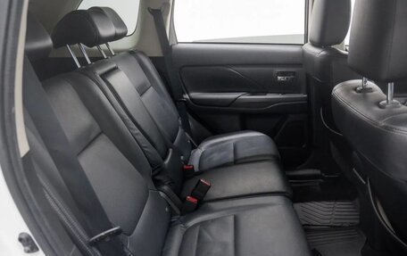 Mitsubishi Outlander III рестайлинг 3, 2017 год, 2 500 000 рублей, 2 фотография