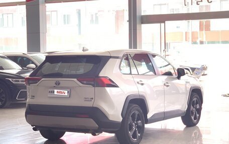 Toyota RAV4, 2020 год, 3 180 000 рублей, 4 фотография