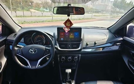 Toyota Yaris XP150 рестайлинг, 2022 год, 1 340 000 рублей, 11 фотография