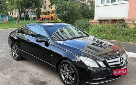 Mercedes-Benz E-Класс, 2011 год, 1 090 000 рублей, 2 фотография