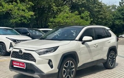 Toyota RAV4, 2022 год, 2 100 000 рублей, 1 фотография
