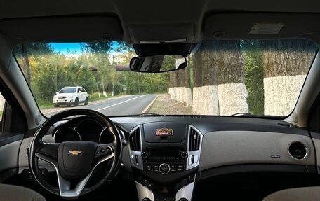 Chevrolet Cruze II, 2013 год, 900 000 рублей, 24 фотография