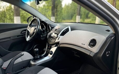 Chevrolet Cruze II, 2013 год, 900 000 рублей, 23 фотография