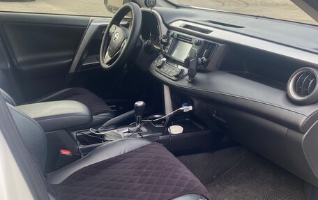 Toyota RAV4, 2016 год, 2 550 000 рублей, 10 фотография