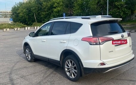 Toyota RAV4, 2016 год, 2 550 000 рублей, 5 фотография