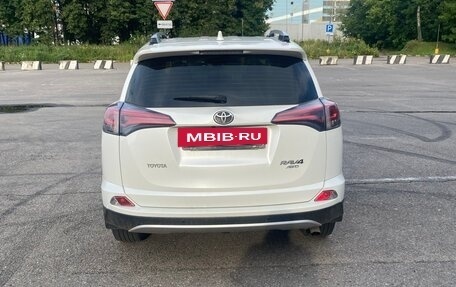Toyota RAV4, 2016 год, 2 550 000 рублей, 6 фотография