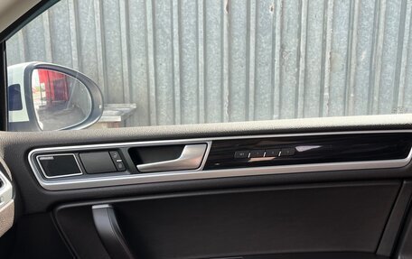 Volkswagen Touareg III, 2015 год, 2 750 000 рублей, 14 фотография