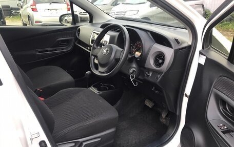 Toyota Vitz, 2016 год, 895 000 рублей, 6 фотография