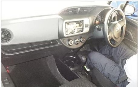 Toyota Vitz, 2016 год, 895 000 рублей, 11 фотография