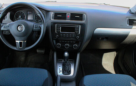 Volkswagen Jetta VI, 2013 год, 939 000 рублей, 20 фотография