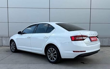 Skoda Octavia, 2022 год, 1 630 000 рублей, 4 фотография