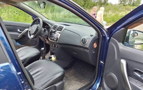 Renault Logan II, 2014 год, 800 000 рублей, 5 фотография