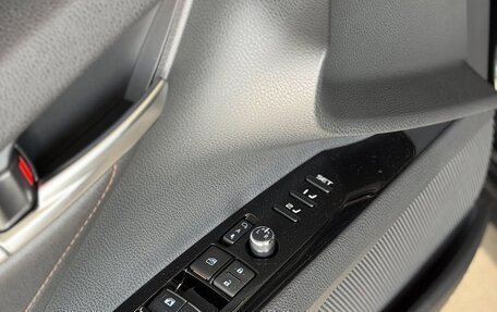 Toyota Camry, 2022 год, 2 400 000 рублей, 8 фотография