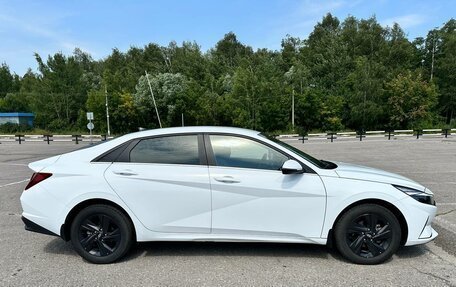 Hyundai Elantra, 2021 год, 1 850 000 рублей, 2 фотография