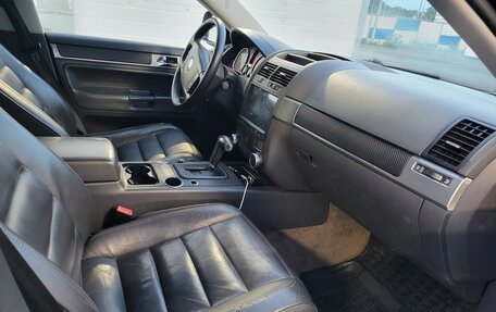 Volkswagen Touareg III, 2005 год, 1 080 000 рублей, 9 фотография
