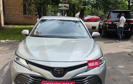 Toyota Camry, 2019 год, 2 900 000 рублей, 2 фотография