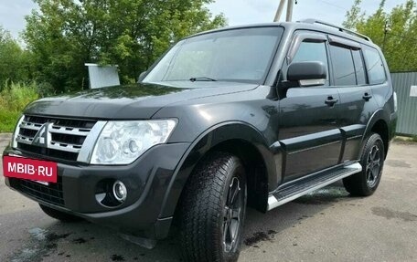 Mitsubishi Pajero IV, 2014 год, 2 350 000 рублей, 2 фотография