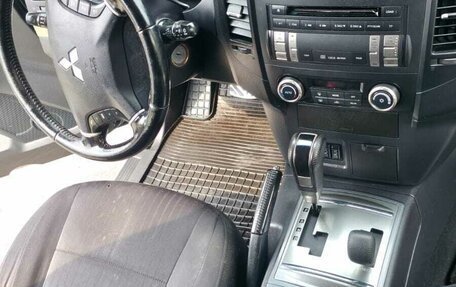 Mitsubishi Pajero IV, 2014 год, 2 350 000 рублей, 13 фотография