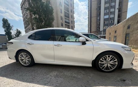 Toyota Camry, 2020 год, 2 900 000 рублей, 2 фотография