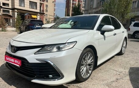 Toyota Camry, 2020 год, 2 900 000 рублей, 8 фотография