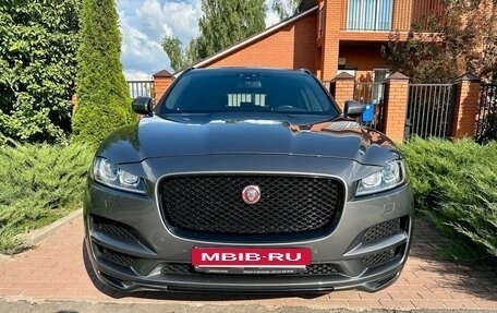Jaguar F-Pace, 2017 год, 2 990 000 рублей, 21 фотография