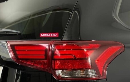 Mitsubishi Outlander III рестайлинг 3, 2021 год, 1 830 000 рублей, 24 фотография