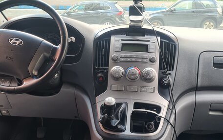Hyundai H-1 II рестайлинг, 2008 год, 1 450 000 рублей, 7 фотография