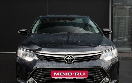 Toyota Camry, 2017 год, 2 395 000 рублей, 2 фотография