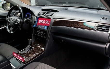 Toyota Camry, 2017 год, 2 395 000 рублей, 9 фотография