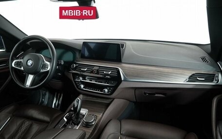 BMW 5 серия, 2019 год, 3 490 000 рублей, 14 фотография