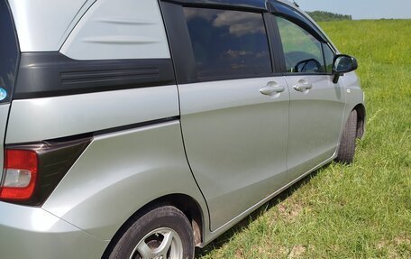 Honda Freed I, 2011 год, 850 000 рублей, 5 фотография