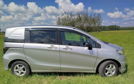Honda Freed I, 2011 год, 850 000 рублей, 6 фотография