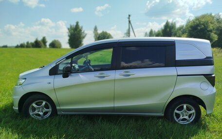 Honda Freed I, 2011 год, 850 000 рублей, 13 фотография