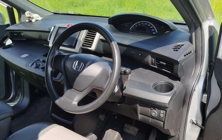 Honda Freed I, 2011 год, 850 000 рублей, 27 фотография