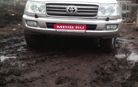 Toyota Land Cruiser 100 рестайлинг 2, 2004 год, 2 500 000 рублей, 4 фотография